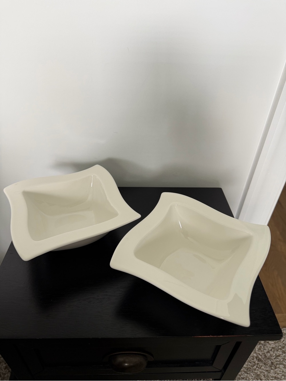 Villeroy & Boch Cream Ceramic Wave Square Serving Bowls - Set of 2